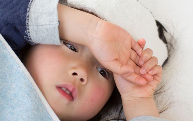 trẻ bị thủy đậu 